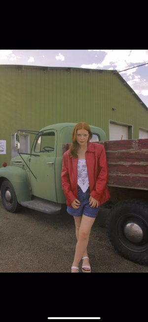 Valerie Hedlund - Project Casting Gallery Image 3 Valerie Hedlund - Gallery Image 3