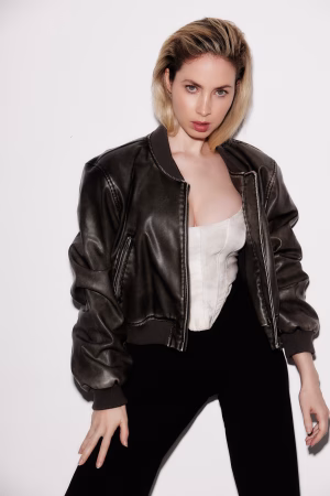 PAOLA SOPPE - Project Casting Gallery Image 4 PAOLA SOPPE - Gallery Image 4