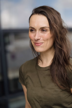 Christine  Winter - Gallery Image 19