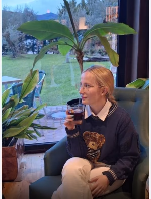 Ainhoa González - Project Casting Gallery Image 4 Ainhoa González - Gallery Image 4