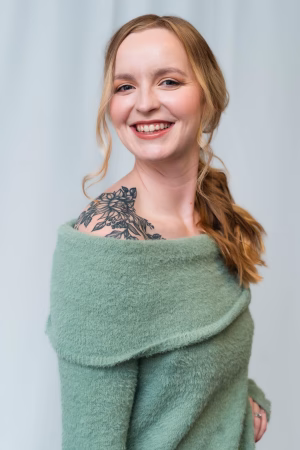 Samantha Pellerin - Project Casting Gallery Image 6 Samantha Pellerin - Gallery Image 6