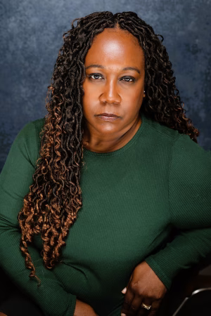 Angela Roberts - Project Casting Gallery Image 3 Angela Roberts - Gallery Image 3