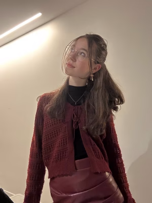 Elaia Van Nieuwenhove - Project Casting Gallery Image 4 Elaia Van Nieuwenhove - Gallery Image 4