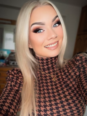 Izzy Nesbitt - Project Casting Gallery Image 2 Izzy Nesbitt - Gallery Image 2