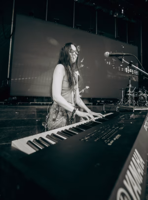 Elise Solberg - Project Casting Gallery Image 14 Elise Solberg - Gallery Image 14