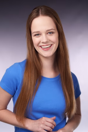 Isabella Lewis - Project Casting Gallery Image 3 Isabella Lewis - Gallery Image 3