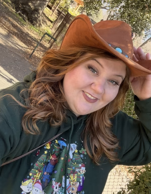 Lindsey Perrott - Project Casting Gallery Image 3 Lindsey Perrott - Gallery Image 3