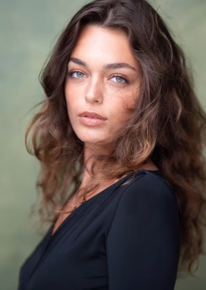 Zoe Frioni - Project Casting Gallery Image 4 Zoe Frioni - Gallery Image 4