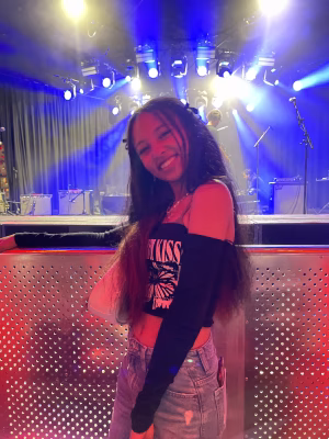 Olivia Hellmann - Project Casting Gallery Image 4 Olivia Hellmann - Gallery Image 4