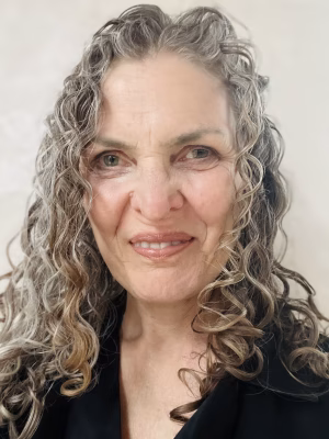 Julia Hensley - Project Casting Gallery Image 5 Julia Hensley - Gallery Image 5