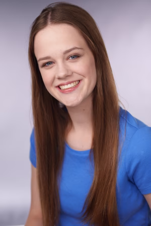 Isabella Lewis - Gallery Image 2