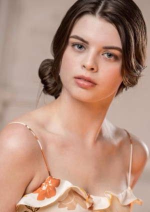 Emma Fullerton - Project Casting Gallery Image 6 Emma Fullerton - Gallery Image 6