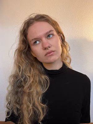 Sara De Angelis - Project Casting Gallery Image 6 Sara De Angelis - Gallery Image 6