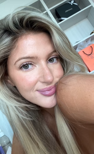 Carly William - Gallery Image 1