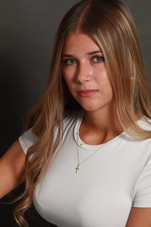 Anna Bolz - Project Casting Gallery Image 5 Anna Bolz - Gallery Image 5