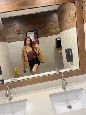 Onahlee Wakenigg - Project Casting Gallery Image 4 Onahlee Wakenigg - Gallery Image 4