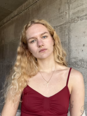 Sara De Angelis - Project Casting Gallery Image 4 Sara De Angelis - Gallery Image 4