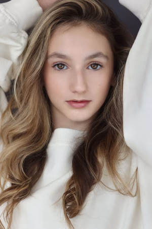 Makenna Kiely - Project Casting Gallery Image 4 Makenna Kiely - Gallery Image 4