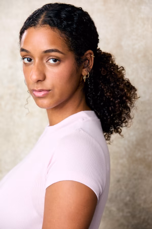 Samantha Mahfood - Project Casting Gallery Image 4 Samantha Mahfood - Gallery Image 4