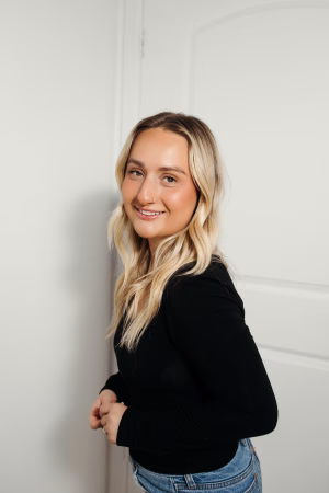 Allie Fischer - Project Casting Gallery Image 3 Allie Fischer - Gallery Image 3