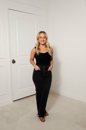 Allie Fischer - Project Casting Gallery Image 2 Allie Fischer - Gallery Image 2