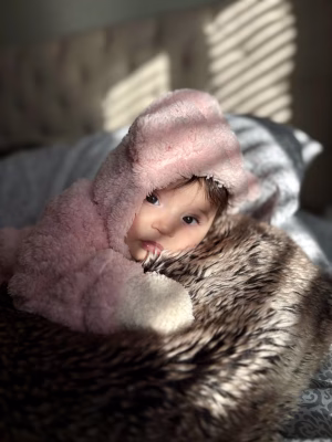 Lauriana Poag - Gallery Image 1