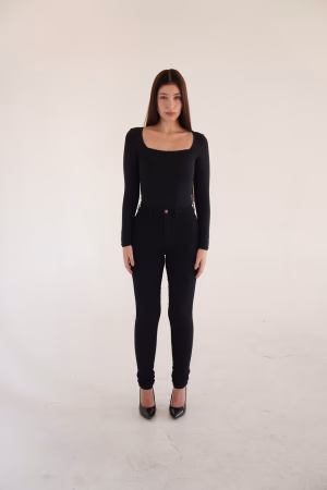 Abi Bettencourt - Project Casting Gallery Image 6 Abi Bettencourt - Gallery Image 6