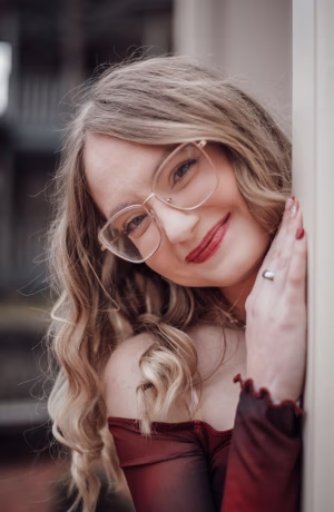 Britney Estep - Project Casting Gallery Image 8 Britney Estep - Gallery Image 8