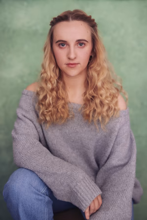 Saskia Jones - Project Casting Gallery Image 4 Saskia Jones - Gallery Image 4