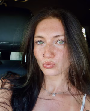 Elizabeth Huffman - Project Casting Gallery Image 3 Elizabeth Huffman - Gallery Image 3