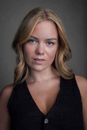 Izzie Sophia Bloomer - Project Casting Gallery Image 5 Izzie Sophia Bloomer - Gallery Image 5