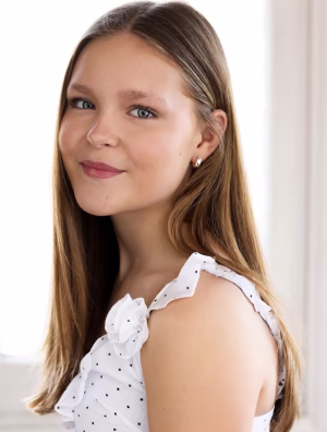 Avalon Pascoe - Project Casting Gallery Image 3 Avalon Pascoe - Gallery Image 3