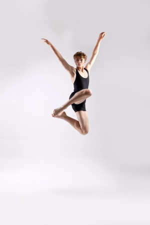 Oscar Howarth - Gallery Image 1