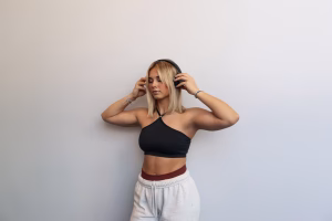 Jenessa Foster - Gallery Image 1
