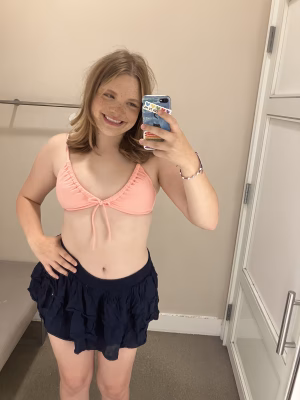 Essie Caye - Project Casting Gallery Image 7 Essie Caye - Gallery Image 7
