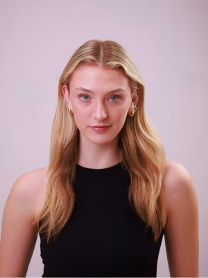 Mackenzie Crawford - Project Casting Gallery Image 3 Mackenzie Crawford - Gallery Image 3
