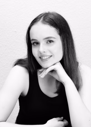 Paige Snooks - Project Casting Gallery Image 1 Paige Snooks - Gallery Image 1