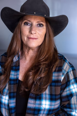 Robyn Kennedy - Project Casting Gallery Image 4 Robyn Kennedy - Gallery Image 4