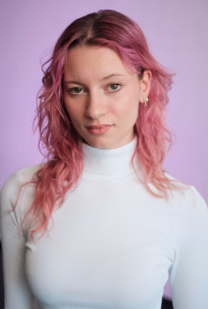 Noa Sulamith Gruss - Project Casting Gallery Image 15 Noa Sulamith Gruss - Gallery Image 15
