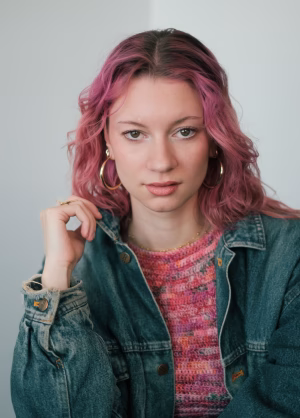 Noa Sulamith Gruss - Project Casting Gallery Image 16 Noa Sulamith Gruss - Gallery Image 16