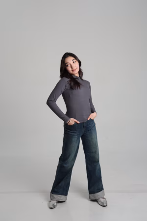 Noa Ubaydullaeva - Project Casting Gallery Image 7 Noa Ubaydullaeva - Gallery Image 7