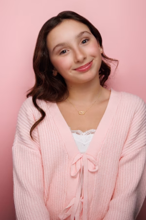 Elaina Villani - Project Casting Gallery Image 17 Elaina Villani - Gallery Image 17
