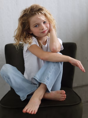 Ellie Deroy - Project Casting Gallery Image 9 Ellie Deroy - Gallery Image 9