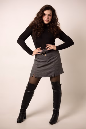 Alyne Montenegro - Project Casting Gallery Image 5 Alyne Montenegro - Gallery Image 5