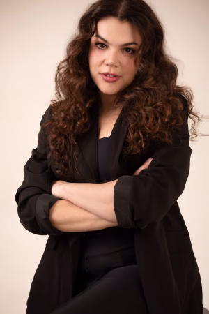 Alyne Montenegro - Project Casting Gallery Image 4 Alyne Montenegro - Gallery Image 4
