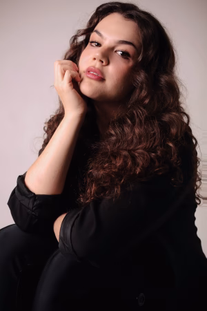 Alyne Montenegro - Project Casting Gallery Image 8 Alyne Montenegro - Gallery Image 8