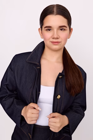 Hannah Lauritzen - Project Casting Gallery Image 7 Hannah Lauritzen - Gallery Image 7