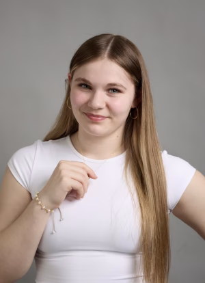 Alyx Delaloye - Project Casting Gallery Image 1 Alyx Delaloye - Gallery Image 1