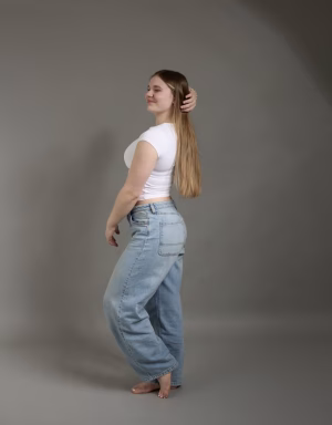 Alyx Delaloye - Project Casting Gallery Image 4 Alyx Delaloye - Gallery Image 4