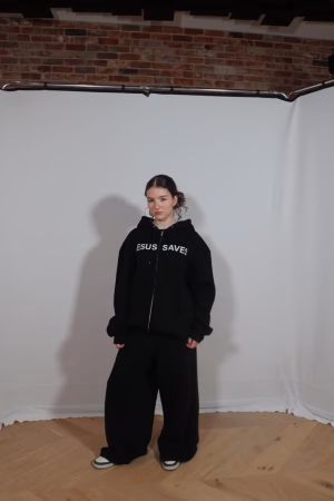 Airlie Sarre - Project Casting Gallery Image 9 Airlie Sarre - Gallery Image 9